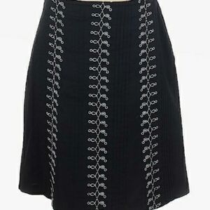 Lucy & Laurel Black & White Embroidered Skirt Size 6